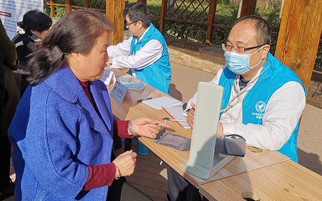 【学雷锋日】电竞下注官网(中国)有限公司,举办“爱满京城，牵手智慧家医”志愿服务活动(图5)